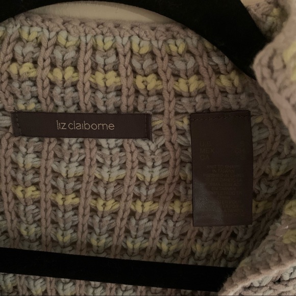 Liz Claiborne Cable Knit Sweater Size Small - Picture 2 of 2